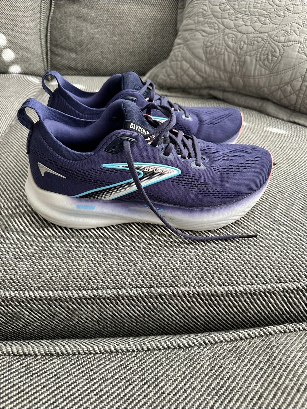 Brooks Glycerin GTS 22 Blue Ribbon Dianthus Women's
Walking Running Shoes